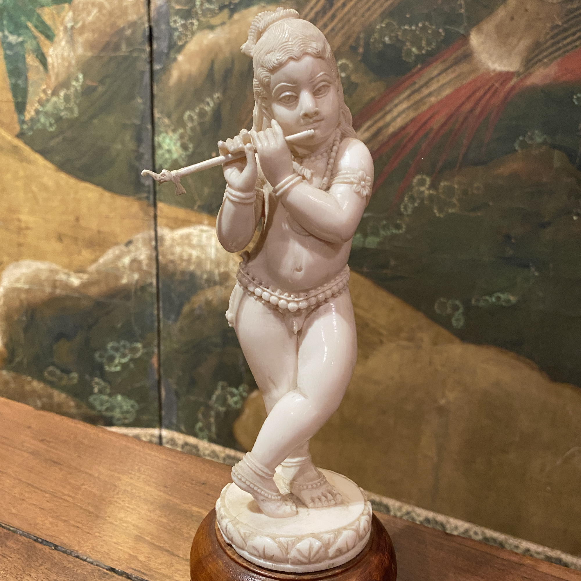 Krishna jouant de la flute, ivoire Anglo-Indien, fin du  19me Sicle