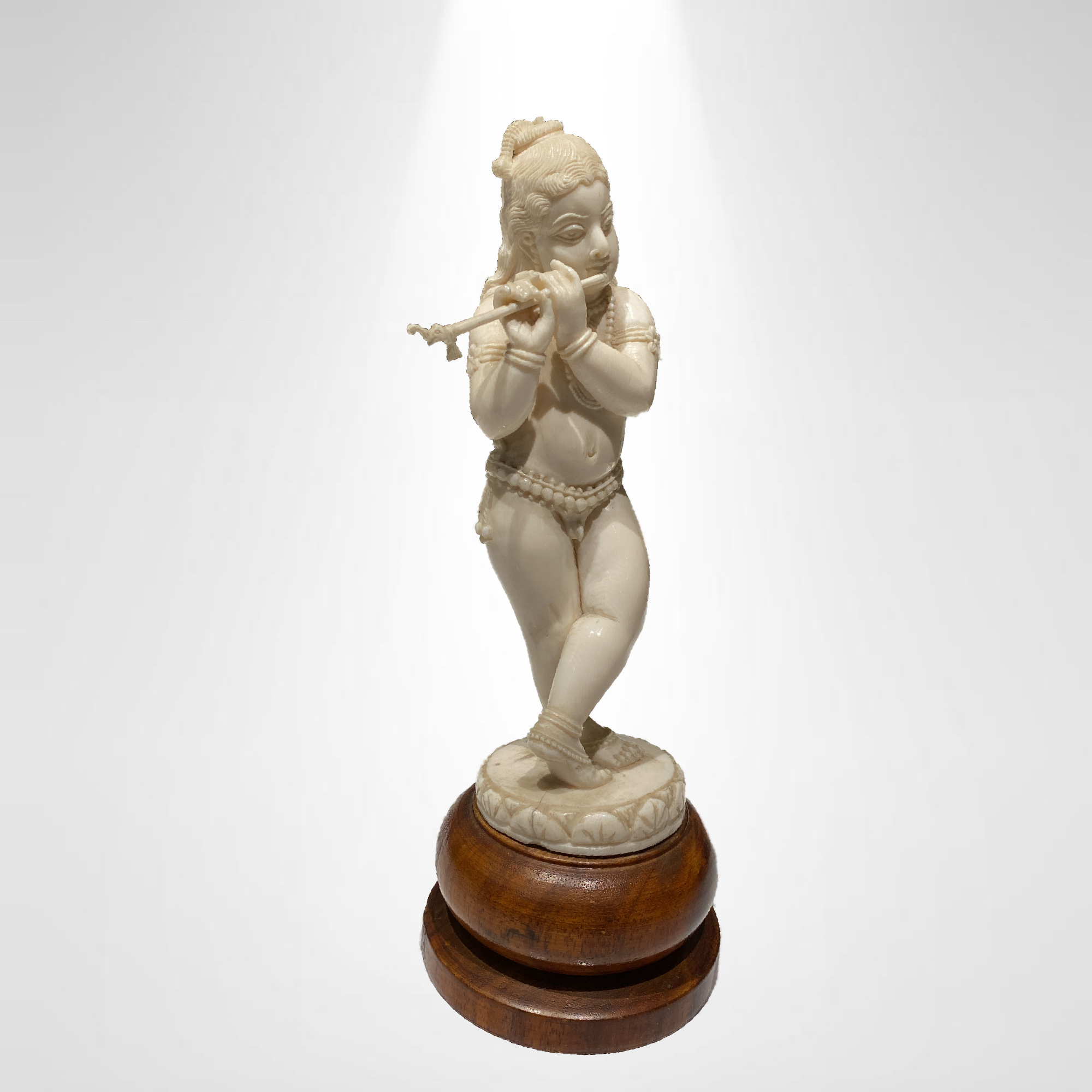 Krishna jouant de la flute, ivoire Anglo-Indien, fin du  19me Sicle