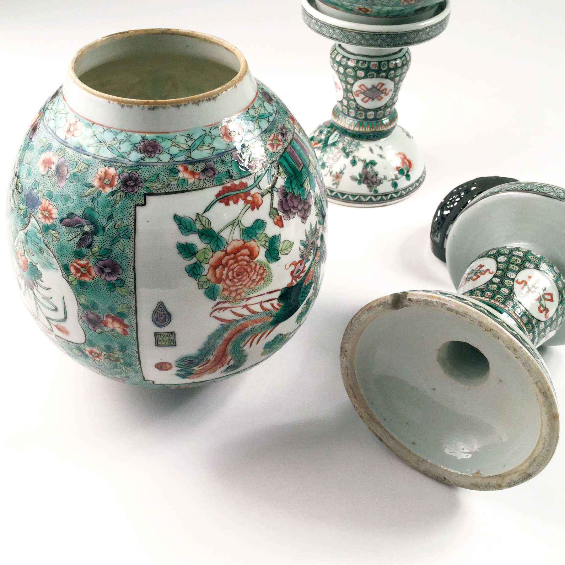 Chine, paire de lanternes en porcelaine, 19me sicle