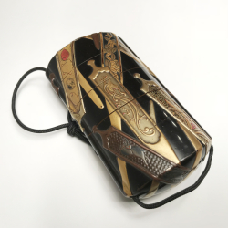 VENDU / SOLD Japon, Inro en laque à décor de Kogai, époque Edo, 18ème siècle.