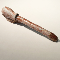 Vendu/Sold Yatate ( encrier portatif) érotique en porcelaine de Kutani, Japon 19e siècle