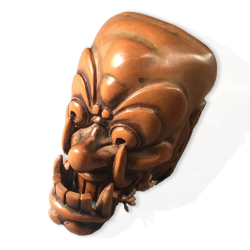 Japon, Netsuké représentant un masque miniature, fin de l'époque Edo.