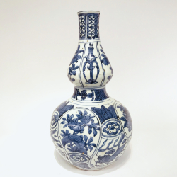 VENDU/SOLD Chine, Vase double gourde en porcelaine bleu blanc. Dynastie Ming, époque Wanli (1573-1620)