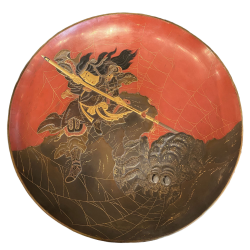 Japon, plat en laque, La Princesse Kamigashi et l'araignée géante, époque Edo, début 19ème.