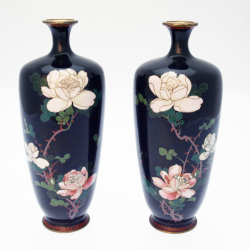 Japon. Paire de vases en cloisonné époque Meiji.