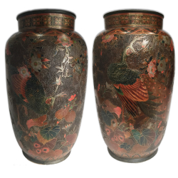 VENDU/SOLD Japon, Paire de grands vases en cloisonné de laque sur porcelaine, époque Meiji.
