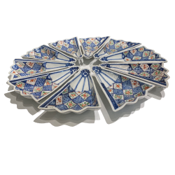 VENDU/SOLD Japon, 10 plats en forme d?€? éventail à décor Imari, Arita fin du 19ème siècle.