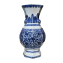 Chine, Vase mural en porcelaine, 18me sicle.