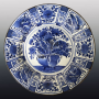 Japan, grand plat blanc, Arita, poque Edo.