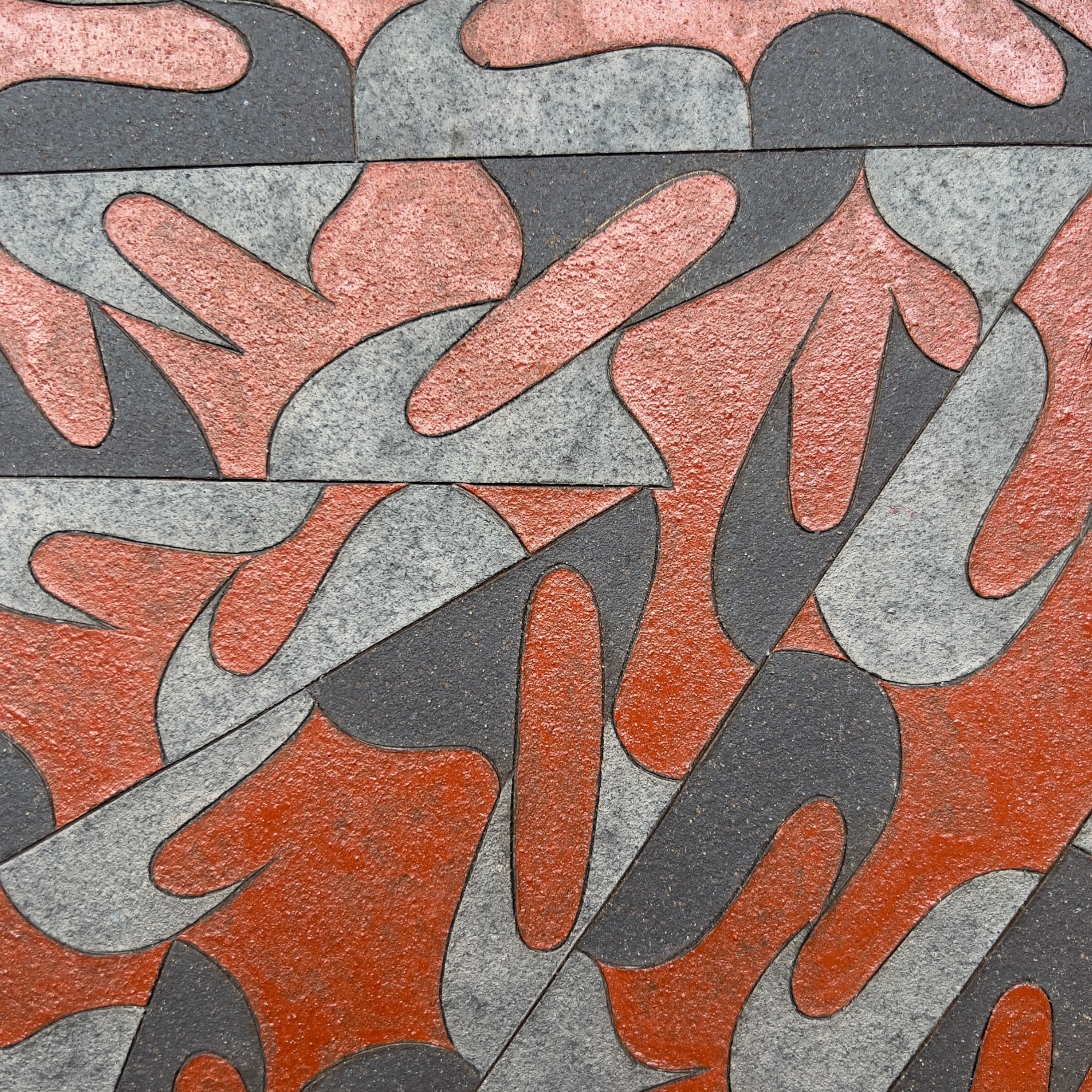 Plaque en cramique grave et maille, Asano Masaru, vers 1980.