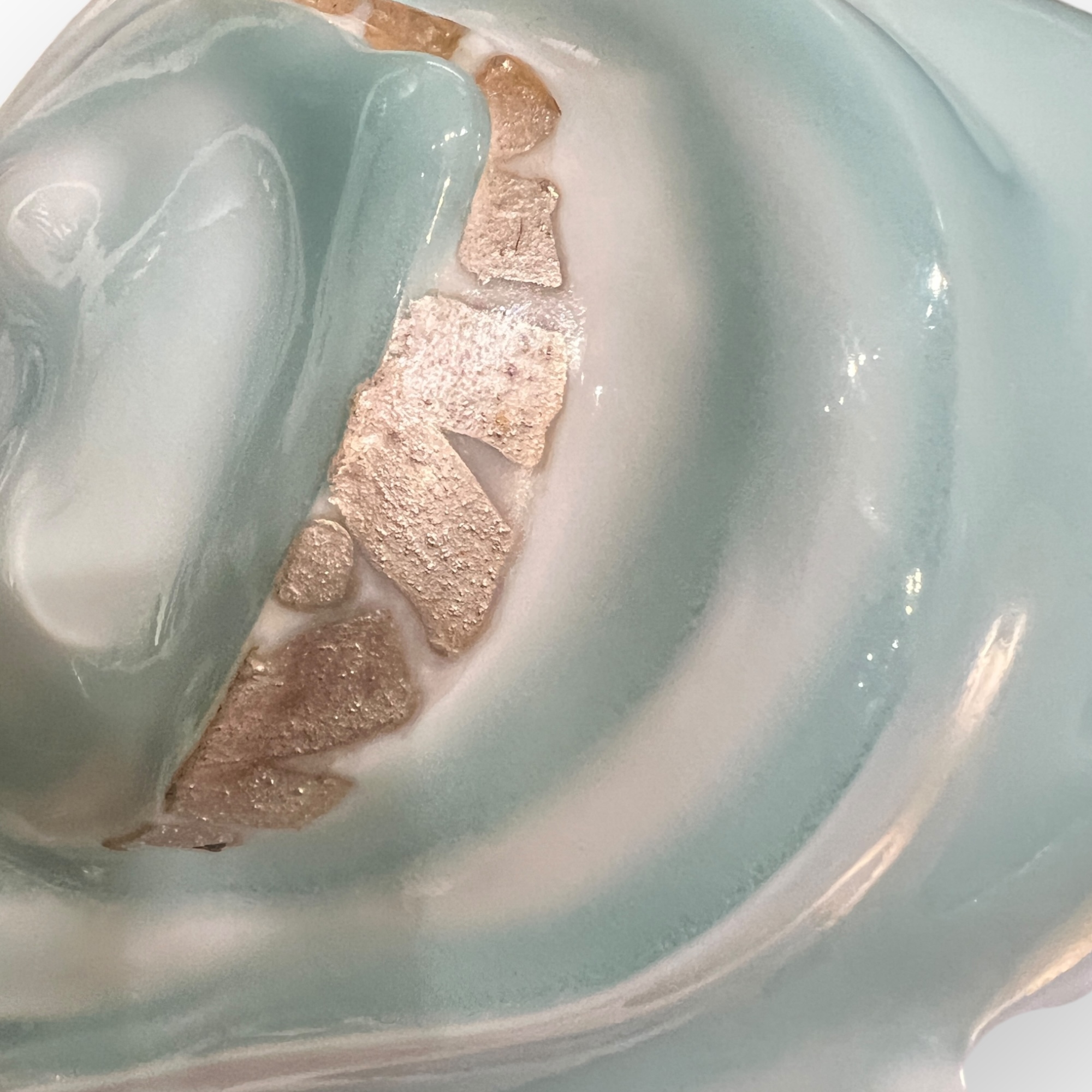 Vase en porcelaine Seiyakuji avec incrustation dargent par Yoji Kato Vers 1990