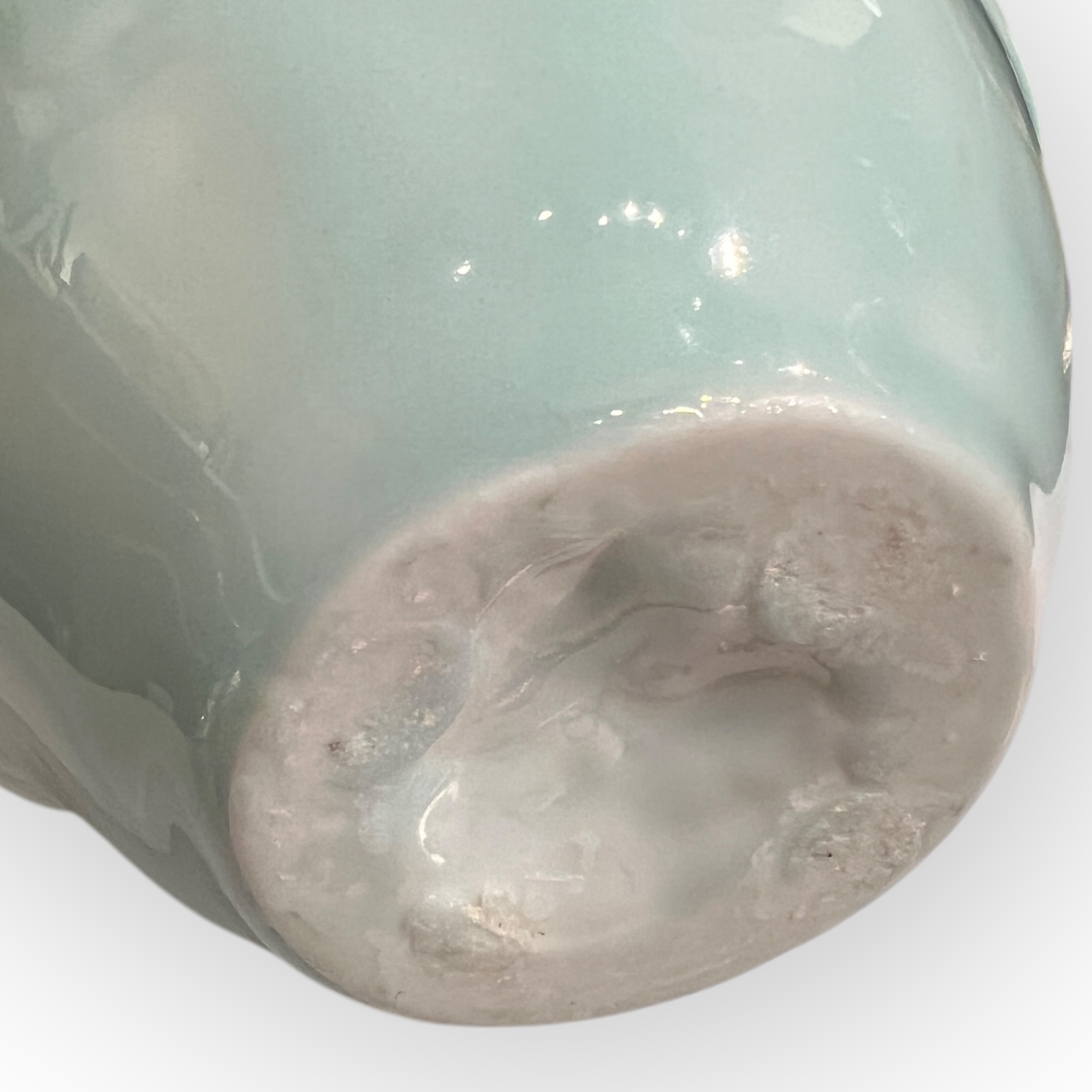 Vase en porcelaine Seiyakuji avec incrustation dargent par Yoji Kato Vers 1990