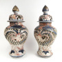 Vendu/Sold Paire de vases en porcelaine d'Arita, Japon poque Edo, circa 1664-1700