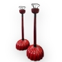 Japon  Paire de bougeoirs shokudai en laque rouge profond, poque Meiji, XIXe sicle
